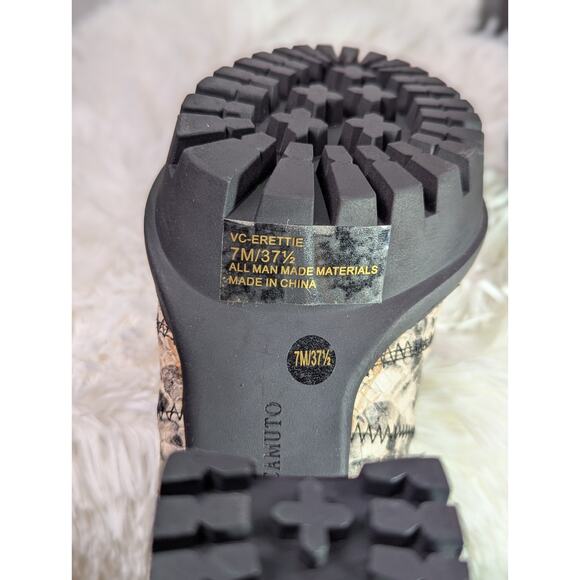 Vince Camuto Sz 7 Erettie Lug Sole Platform Block Heel Booties Black/White Snake - Picture 10 of 10